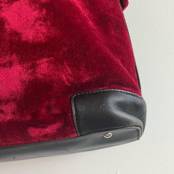 Roberta di Camerino Vintage Black and Red Velvet Shoulder Bag - Picture 6 of 14
